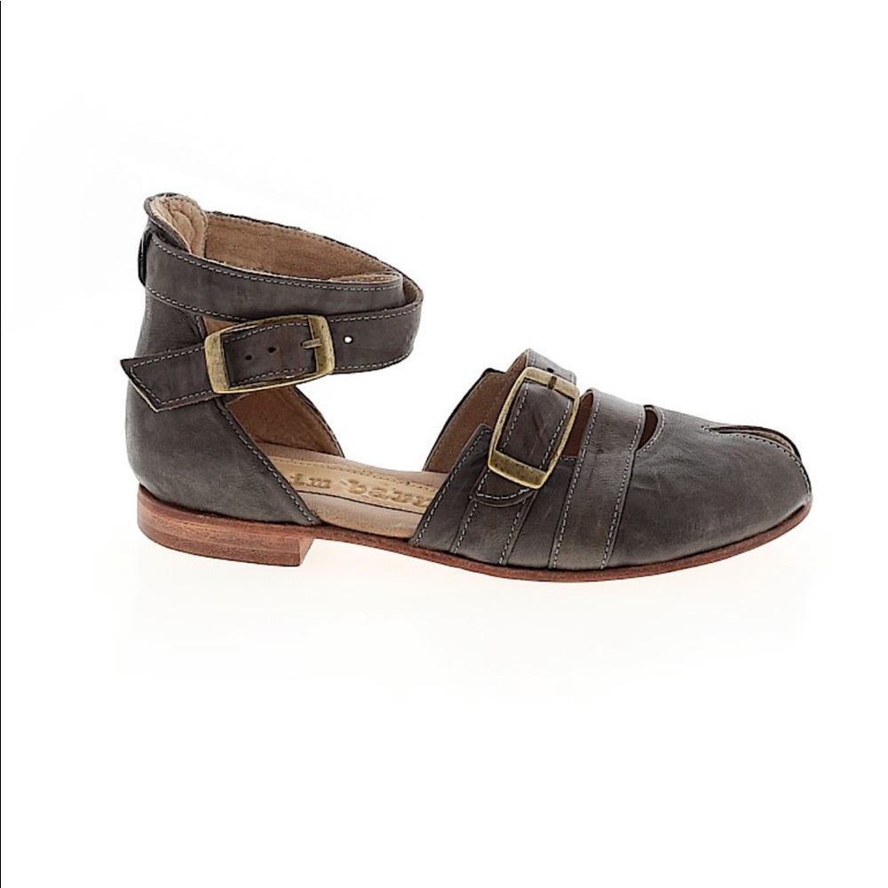 Jim Barnier size 7 flats